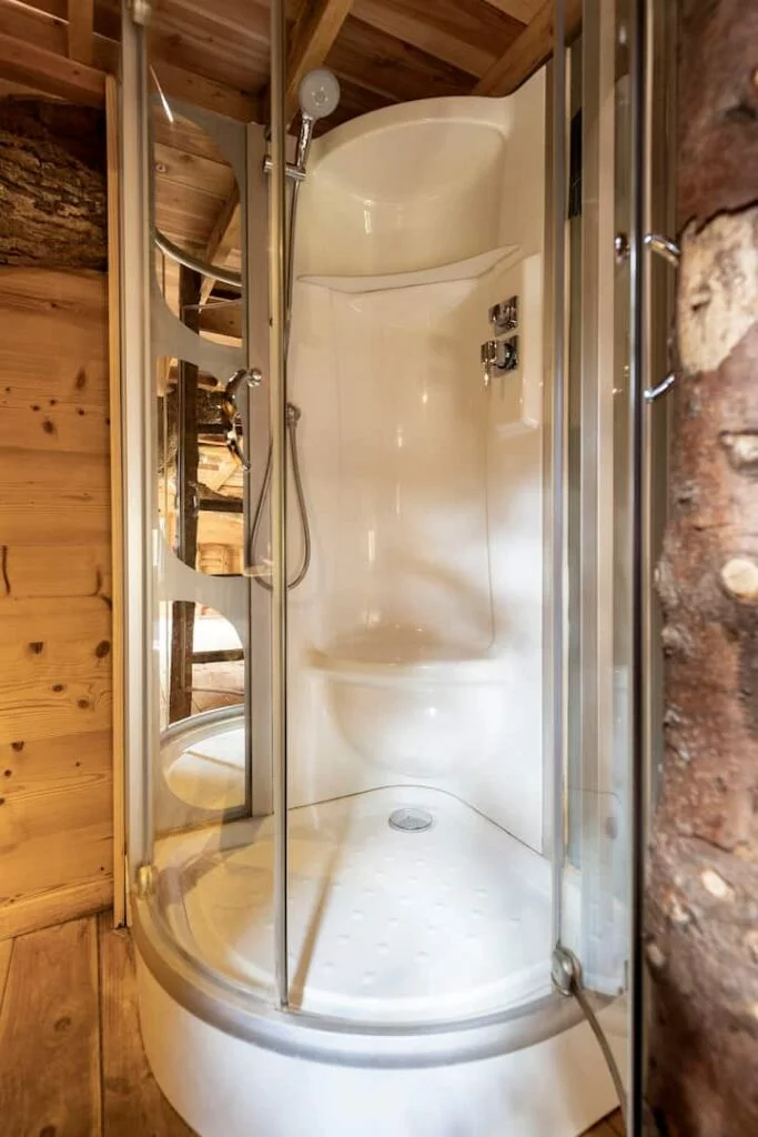 Le secret de Manon – La douche